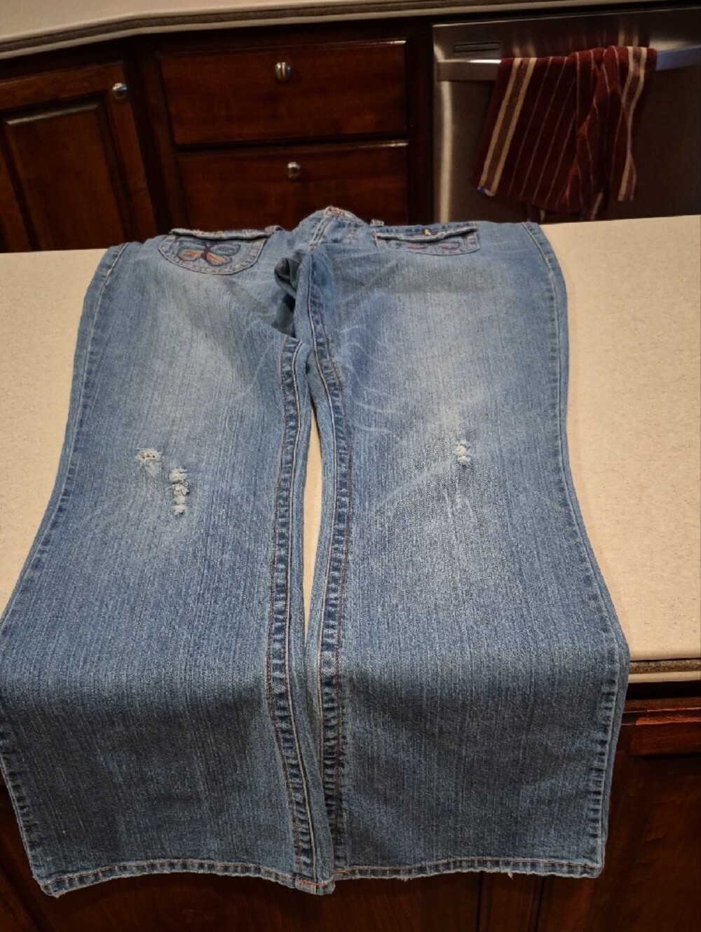BONGO Light Wash Denim Jeans with Butterfly Embroidery Pockets 13 - Picture 7 of 9